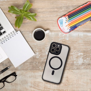 Suojakuori iPhone 13 PRO:lle Variete Mag Cover MagSafe-yhteensopiva musta