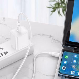 Hoco USB-C - USB-C -kaapeli PD 6A 100W 1 m X96 valkoinen