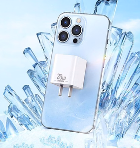 REMAX Seinälaturi BATT SERIES PD QC 33W RP-U26 1xUSB + 1xUSB-C Valkoinen