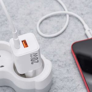 Puhelinlaturi Forcell F-Energy Mini GaN III USB C + USB A QC4.0 PD 20W VT-35A valkoinen 0INT