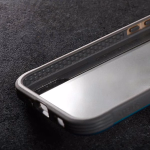 X-Doria Raptic Shield suojakuori iPhone 14 Pro Max -laitteelle, alumiininen, pudotustestattu 3 m korkeudelta, helmiäishohtoinen
