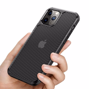 Crong Hybrid Carbon suojakuori laitteelle iPhone 12 Pro Max, musta