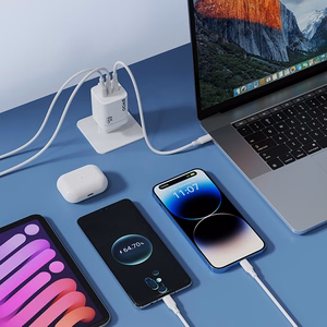 BWOO CDA147PD seinälaturi 65W 2x USB-C + USB-A valkoinen