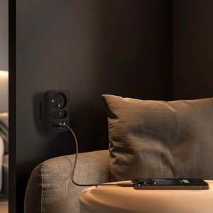 Maclean MCE249 F/B – verkkopistorasian jakaja, 2 pistorasiaa, 4 USB-porttia: 2×USB-A ja 2×USB-C PD 20 W, 1×16 A + 1×6 A