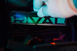 DDR4 2x32GB sarja UDIMM goodram RIVAL säteilevä vihreä