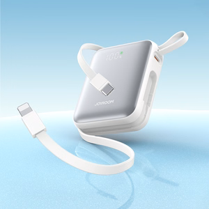 Joyroom JR-PBF27 10000mAh 22.5W tehopankki sisäänrakennetuilla USB-C- ja Lightning-kaapeleilla - valkoinen
