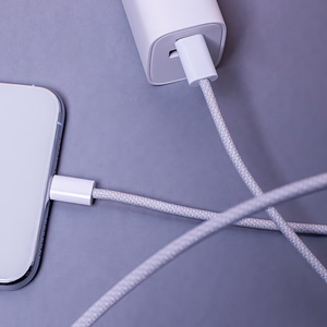 Maxlife MXUC-06 -kaapeli USB-C - USB-C 1,0 m 20W harmaa nylon