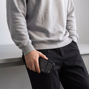 Tech-Protect Defense MagSafe suojakuori mallille iPhone 17 Pro Max / 18 Pro Max – mattamusta