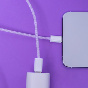 Maxlife MXUC-06 -kaapeli USB-C - USB-C 1,0 m 20W violetti nailon