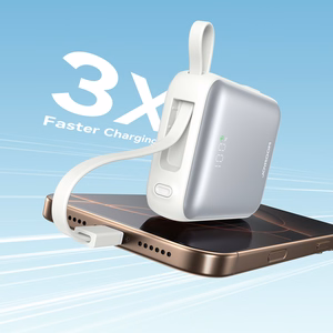 Joyroom JR-PBF27 10000mAh 22.5W tehopankki sisäänrakennetuilla USB-C- ja Lightning-kaapeleilla - valkoinen
