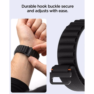 Spigen WBF1 -ranneke mallille Samsung Galaxy Watch 40/44/46 mm – musta