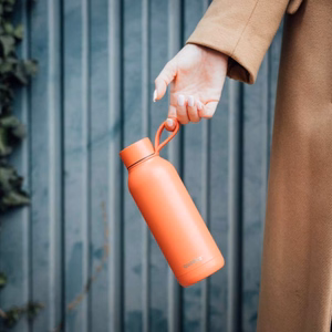 Quokka Solid With Strap -termospullo ruostumattomasta teräksestä, 510 ml, Orange