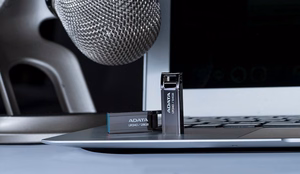 ADATA UR340 USB-muistitikku 64GB USB Type-A 3.2 Gen 2 (3.1 Gen 2) musta