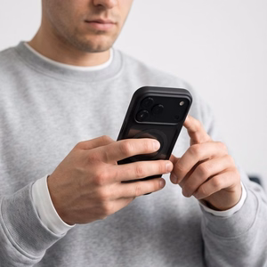 Tech-Protect MagOne CC MagSafe suojakuori ja 2 kpl karkaistuja laseja malleille iPhone 18 Pro Max / 17 Pro Max, läpinäkyvä musta