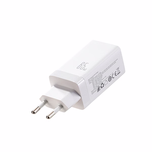 Joyroom JR-TG10 65W GaN 2x USB-C + USB-A -seinälaturi 100W USB-C - USB-C 1.2m kaapelilla - valkoinen