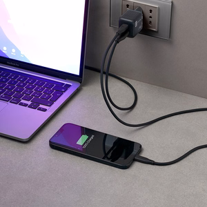 Cellularline Multipower Micro GaN USB-C- ja USB-A Power Delivery -verkkolaturi, 30 W, musta