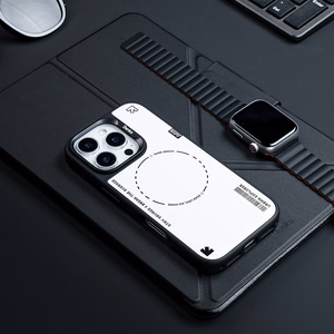 Benks Dynamic Minimalist Suojakuori iPhone 16 Pro:lle musta