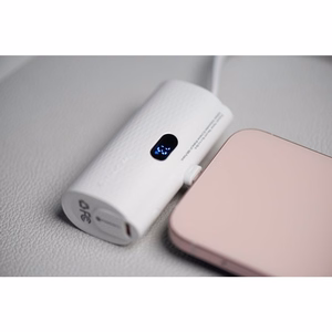 Ulkoinen akku Forcell F-Energy Power Plug F5K3 PD 20W 5000 mAh sisäänrakennetulla Lightning-liittimellä valkoinen