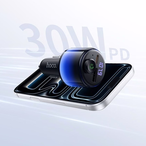 Musta Hoco E166 Bluetooth-autolähetin, jossa on 2 x USB-A, USB-C, QC 3.0 ja PD 42 W