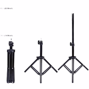 LED-rengaslamppu 16 cm pöytäjalustan kiinnikkeellä enintään 70 cm ja kaksois-puhelinkiinnike, USB