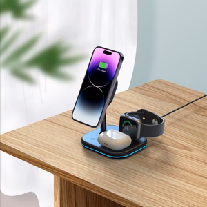 Tech-Protect QI15W-A27 3-in-1 induktiivinen laturi MagSafe-telineellä älypuhelimelle / Apple Watch / AirPods - musta