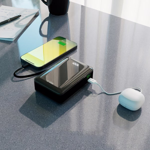 Powerbank SBS 20000 mAh 20W, jossa on sisäänrakennettu USB-C-kaapeli ja digitaalinen näyttö - musta