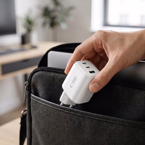 Tech-Protect NCA100W-GaN 3-liitäntäinen 100 W PD 3.2/QC 3.0 -verkkolaite – valkoinen