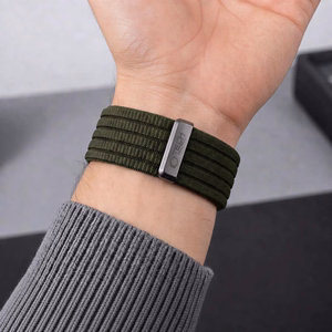 Tech-Protect Nylon Sport nailoninen urheiluranneke Apple Watch 44 / 45 / 46 / 49 mm -malleille, tummanvihreä
