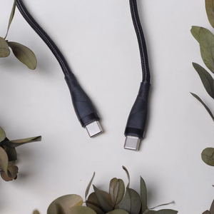 Maxlife MXUC-08 -kaapeli USB-C - USB-C 1,0 m 60W musta nylon