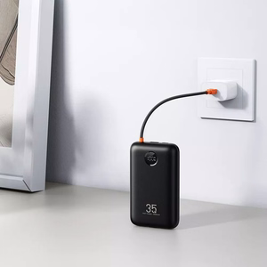 Veger K2 (W2068) 20000 mAh varavirtalähde 35W PD QC3.0 sisäänrakennetuilla USB-C- ja Lightning-kaapeleilla, musta