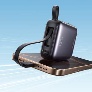 Joyroom JR-PBF27 10000mAh 22.5W tehopankki sisäänrakennetuilla USB-C- ja Lightning-kaapeleilla - musta