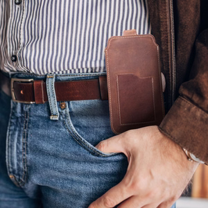ROYAL Crazy Horse - Leather universal pull-up pocket / brown - Size L - IPHONE 6 / 7 / 8
