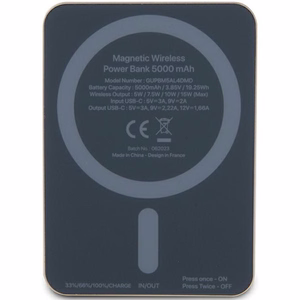 Guess MagSafe 4G Strassed Metal Logo induktio tehopankki 15W 5000mAh - kultainen