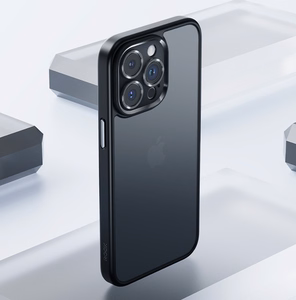Rock Guard Touch Matte Series Suojakuori iPhone 15 Plus:lle valkoinen