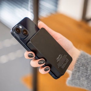 Krüger&Matz magneettinen langaton varavirtalähde, 10000 mAh, musta