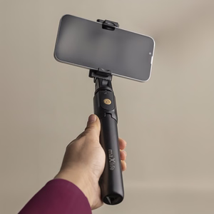 Maxlife MXST-100 Bluetooth-selfietikku ja jalusta, musta