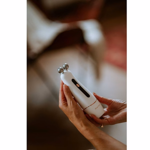 Beautifly B-Booster PRO kasvojen lifting- ja RF/EMS-hierontalaite