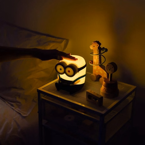 Minions Bobin pehmeä silikoninen LED-yövalo lapsille, 15 cm