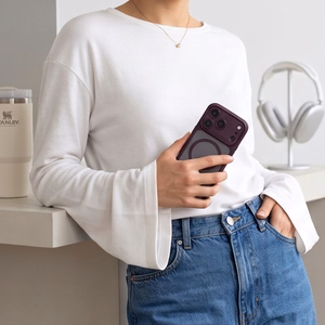 Tech-Protect MagPeak MagSafe CC suojakuori malleille iPhone 18 Pro Max / 17 Pro Max, matta tumma kirsikanvärinen