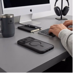 Tech-Protect BasicMag MagSafe -suojakuori iPhone 17 Pro / 18 Pro -malleille, mattamusta