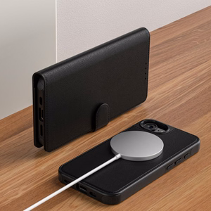 Tech-Protect Wallet MagSafe Suojakuori iPhone 16e / 17e:lle - matta musta