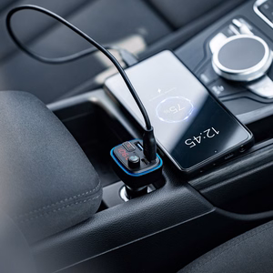 Auton FM-lähetin, Bluetooth, 2 USB-porttia ja USB-C