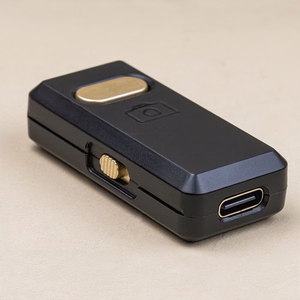 Forever SST-100 Bluetooth-selfietikku ja jalusta, musta