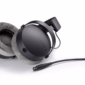 Beyerdynamic DT 700 PRO X – studiokuulokkeet, suljetut, mustat (737704)