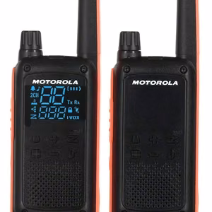 Motorola Talkabout T82 twin-pack + charger