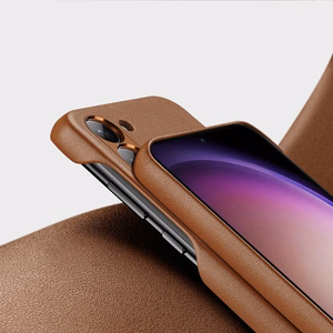 Dux Ducis Grit Suojakuori Samsung Galaxy S23+:lle tyylikäs tekonahkainen kuori ruskea
