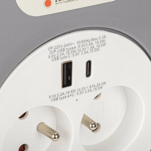 Montis MT188 – kelautuva 10 m jatkojohtokela USB-liitännällä ja 2 verkkovirtapistorasialla