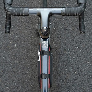 Rockbros G002 Flash Journey kolmionmuotoinen runkolaukku, 1.4L – väri: punainen