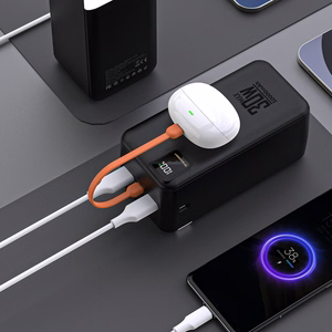 Wozinsky W8-B 50000mAh 30W varavirtalähde, 2xUSB-A, 2xUSB-C, USB micro, taskulampulla, musta