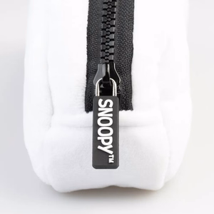 Snoopy Lazy Days -pehmopintainen penaali